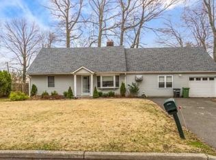 166 Brookfield Ave, Paramus, NJ 07652