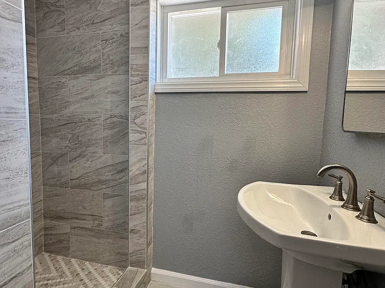 126 S Maimone Ave — Photo 13