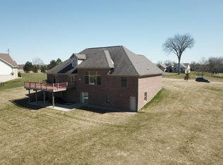 10221 Twin Ponds Dr, Goodrich, MI 48438