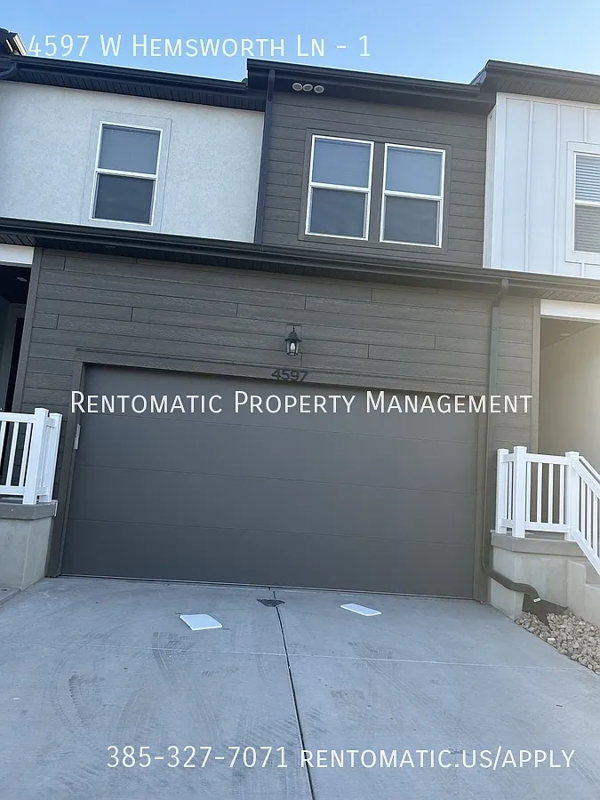 3 bed, 2.5 bath, 2280 sqft, $2,249 — Photo 1