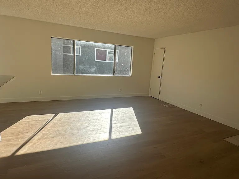 382 Molino Ave #4 — Photo 14