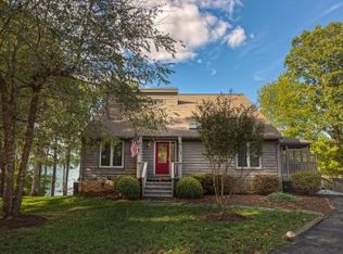 823 High Point Rd, Moneta, VA 24121