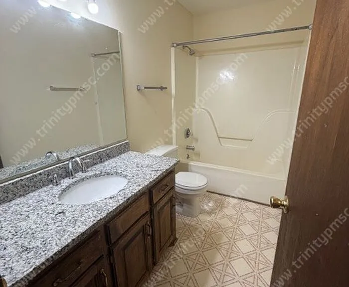 415 Nelson Dr #C — Photo 3