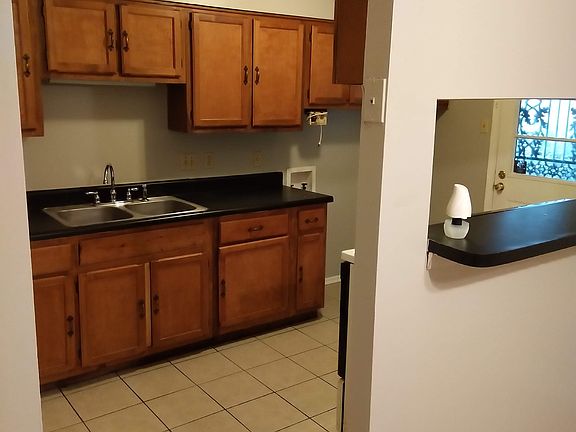 2nd image of 4950 Tiergarten St