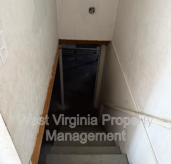 309 E Prince St — Photo 23