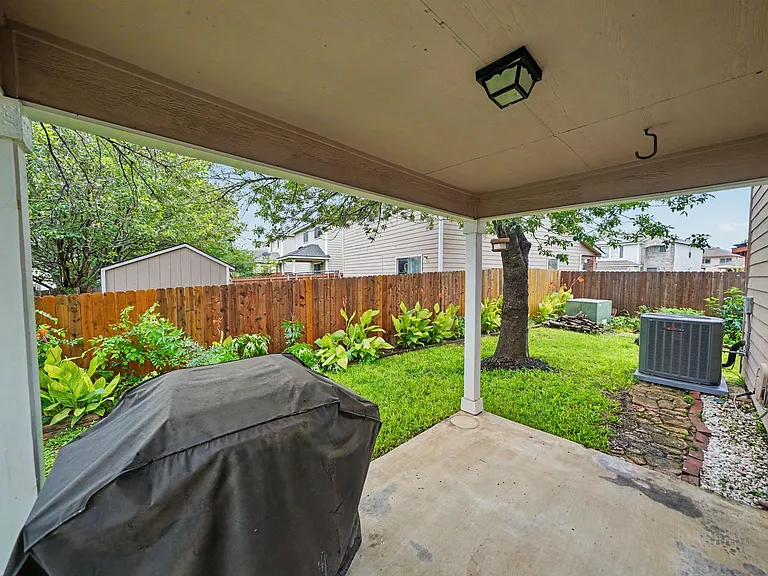 12410 Tallow Cir — Photo 38
