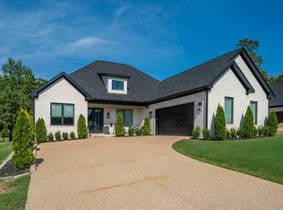 203 Arlington Park Dr, Hot Springs, AR 71901