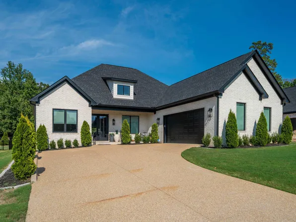 203 Arlington Park Dr, Hot Springs, AR 71901
