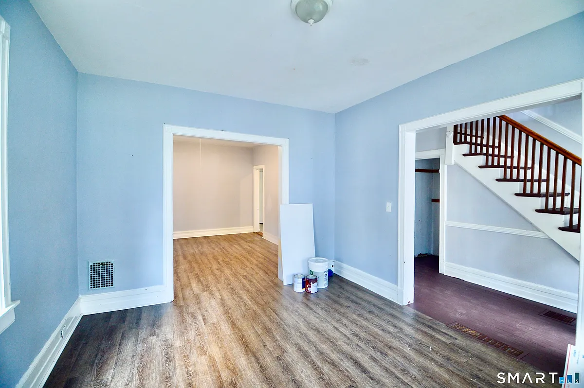 Building Photo - 407 East Ave