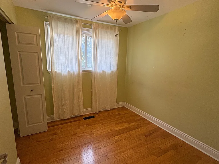 58 Devins Dr #UPPER LEVEL — Photo 11