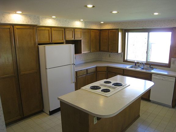 5th image of 1115 1/2 E 3rd Ave
