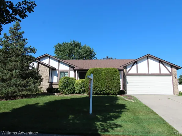 24297 Simmons Dr, Novi, MI 48374