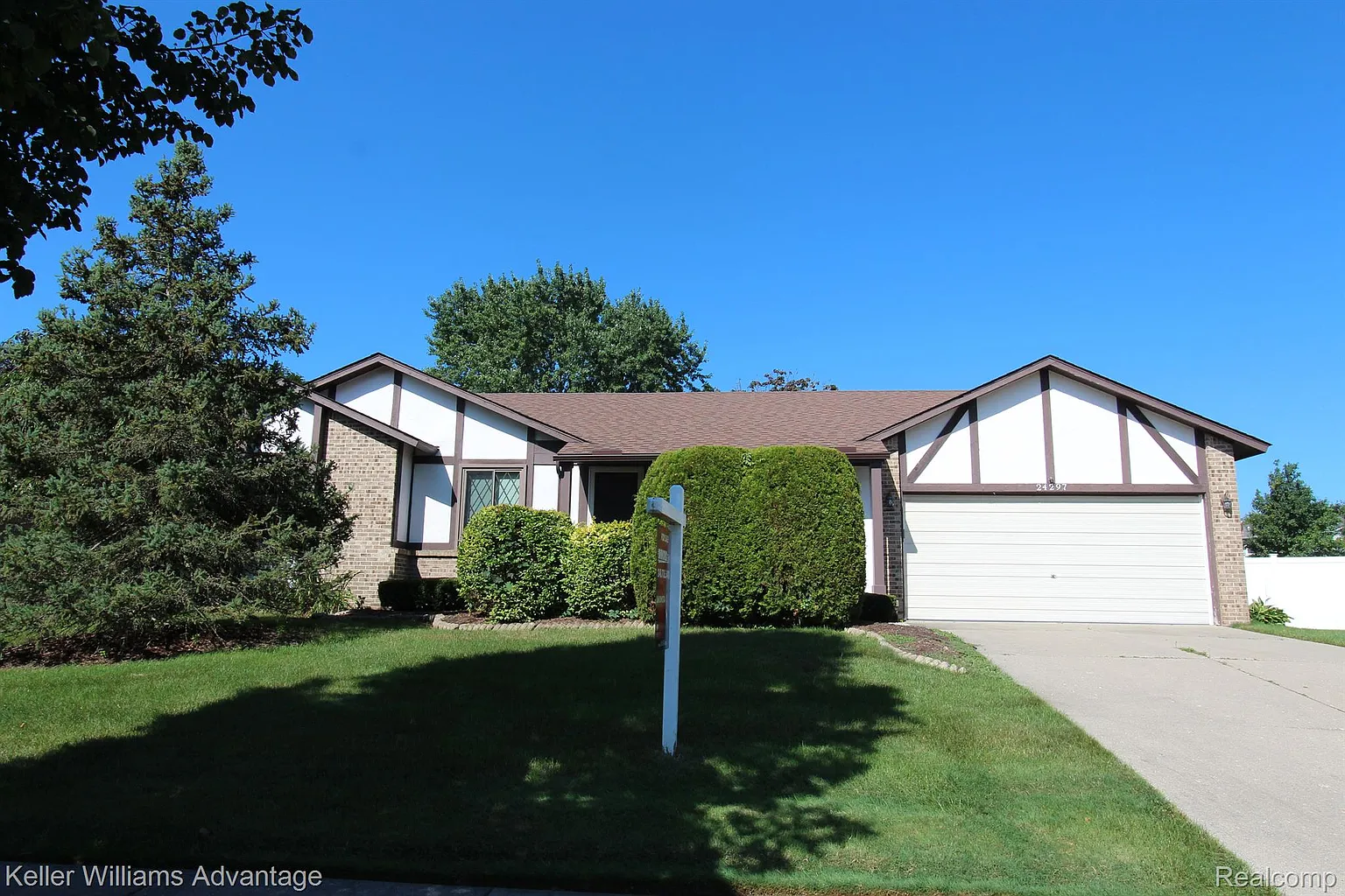 24297 Simmons Dr photo 1