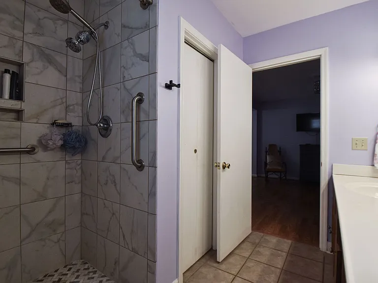 555 Shady Acres Dr — Photo 33