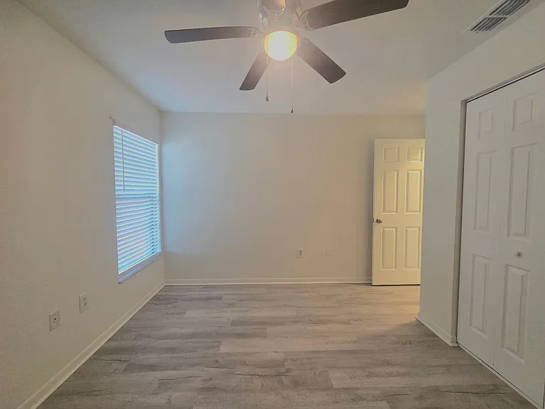 1902 Crystal Grove Dr — Photo 10