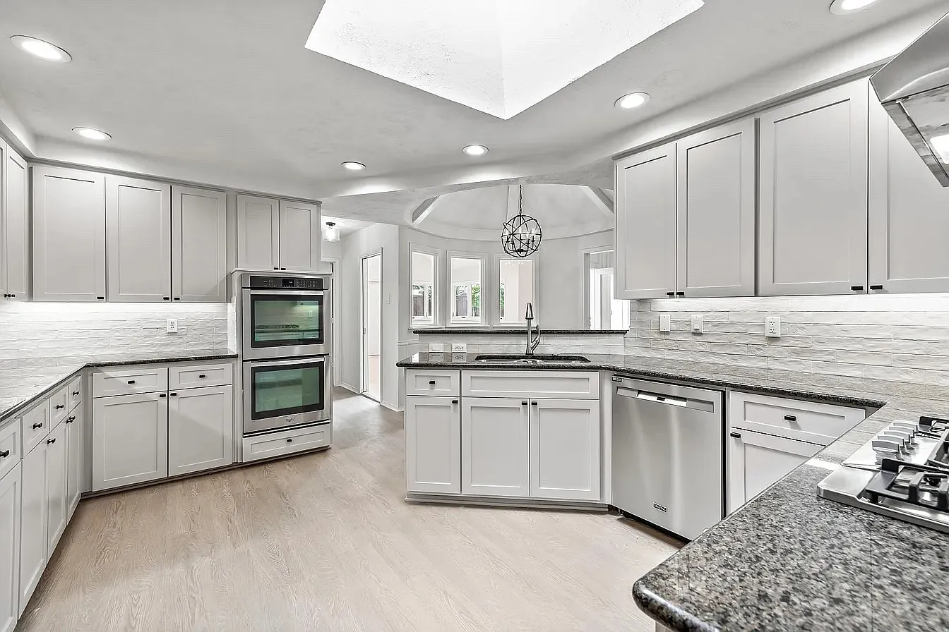 16938 Old Pond Dr — Photo 1
