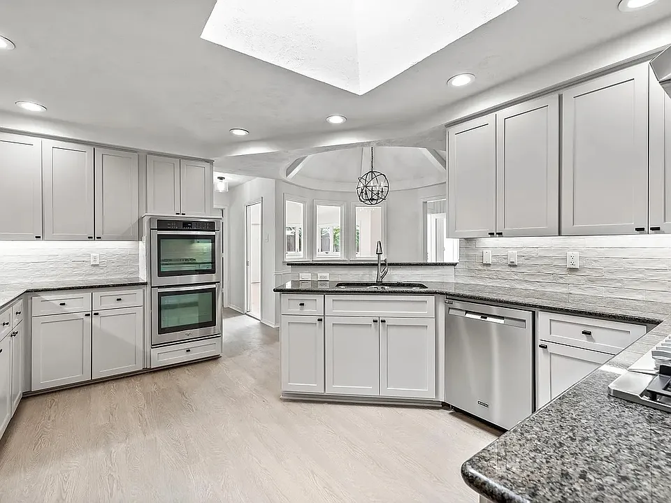 16938 Old Pond Dr