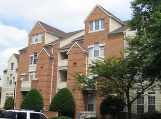1304 Garden Wall Cir, Reston, VA 20194