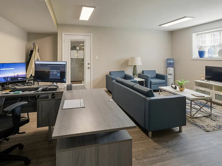 Leasing Office
