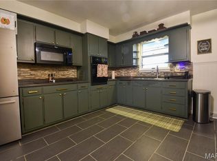 1304 Main St, Highland, IL 62249