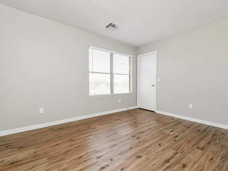 650 E Woodsman Pl — Photo 14