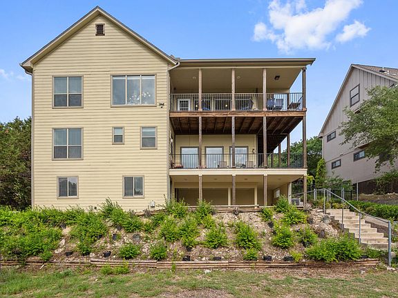 Mid and lower level exclusively belong to B unit - including yard space.