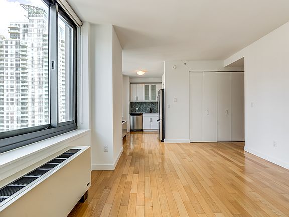 3rd image of 9 W 31st St APT 11A