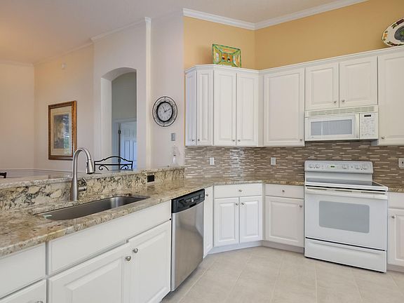 5th image of 132 Strawberry Ln
