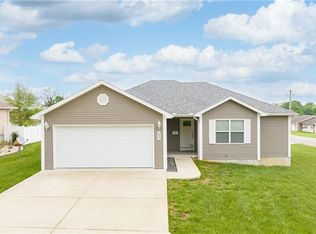 902 Miller St, Eldon, MO 65026