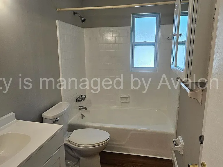 1497 W 29th St — Photo 6