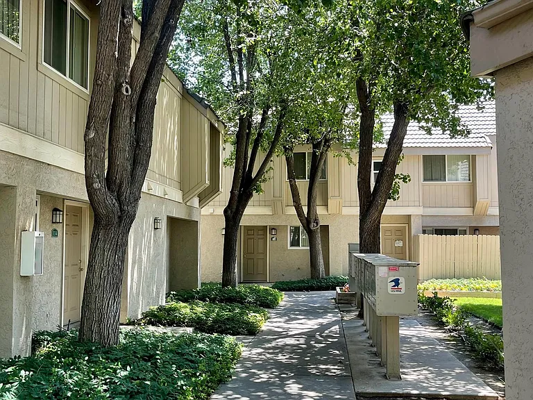 Sunridge Townhomes — Photo 11