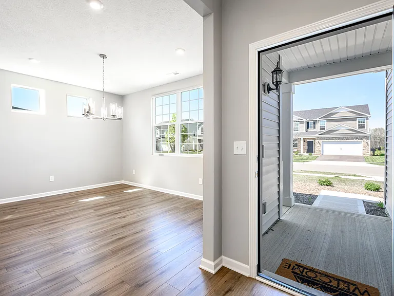Dining room / flex room