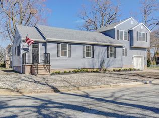 60 Baldwin Ave, Middletown, NJ 07748