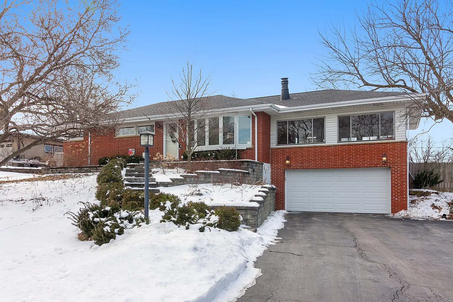 2N110 Diane Ave photo 1