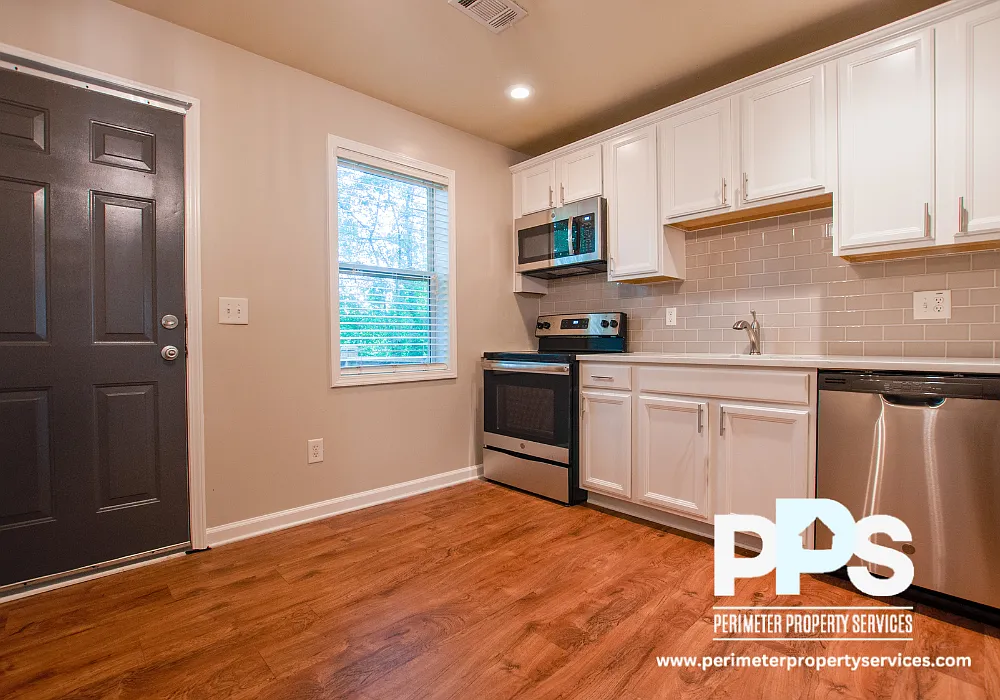 2145 Bolton RD NW — Photo 2