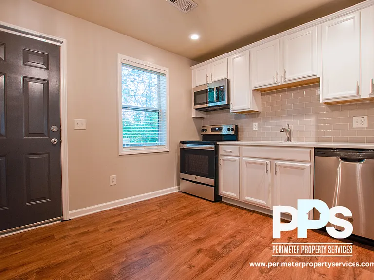 2145 Bolton RD NW — Photo 2