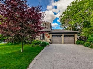 215 Briar Hill Cres, Hamilton, ON L9G 3M9