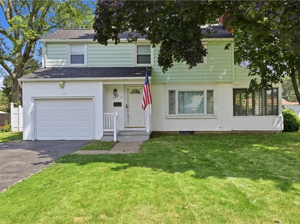 137 Newfield Dr, Rochester, NY 14616