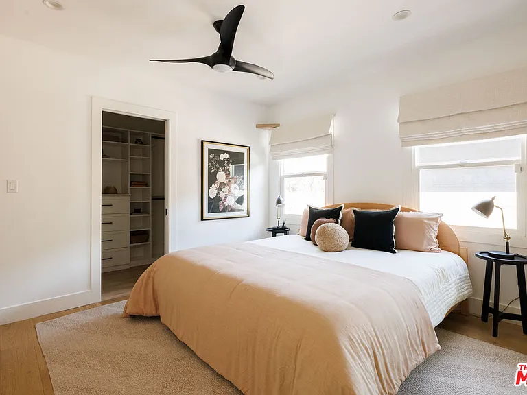 122 N Wilton Pl — Photo 13
