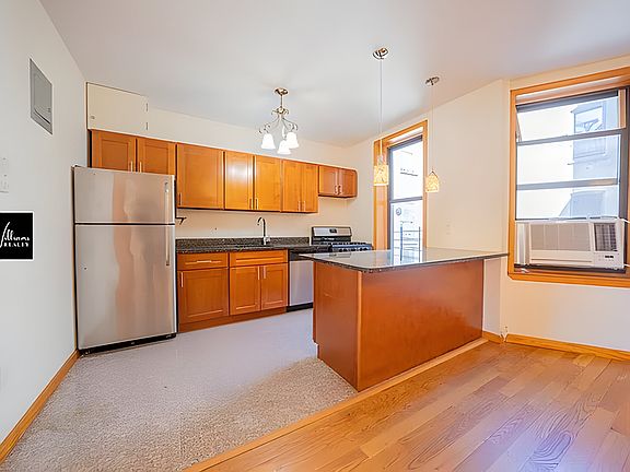 4th image of 506 Eastern Pkwy APT B2