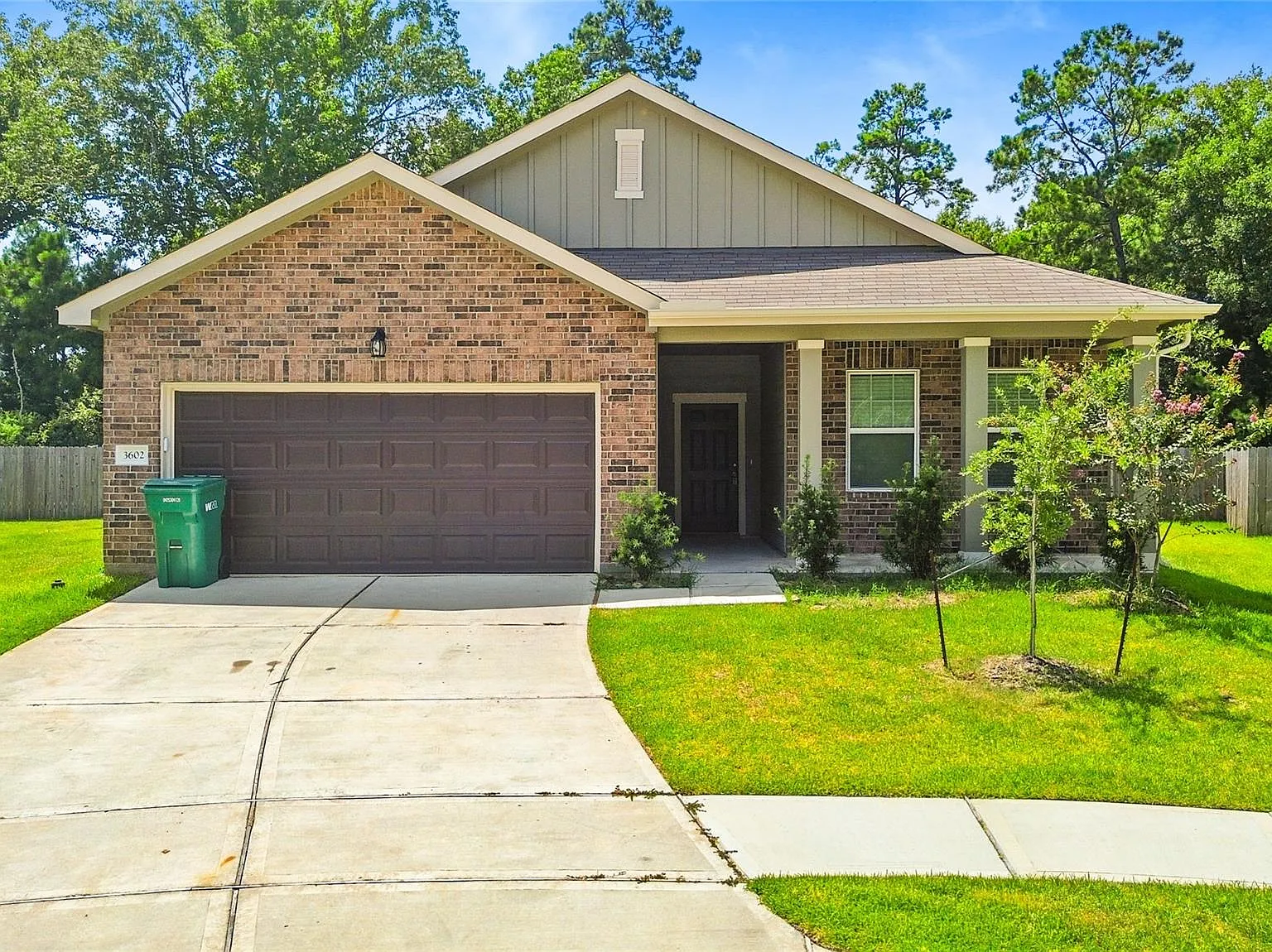 4 bed, 2.0 bath, 1677 sqft, $2,300 — Photo 1
