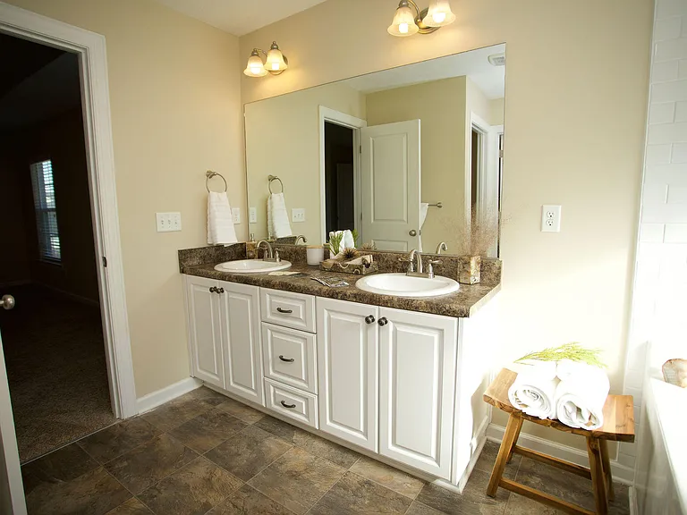 484 Brantley Cove Cir — Photo 43