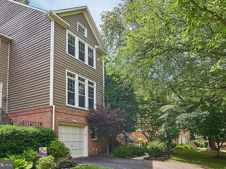 1230 Weatherstone Ct — Photo 1