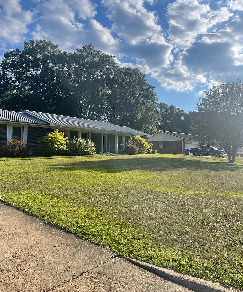 3 bed, 1800 sqft, $1,950 — Photo 1