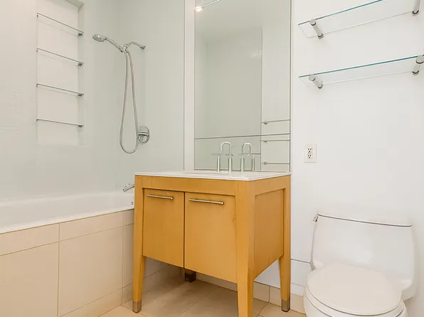 85 Adams Street image 9 of 16