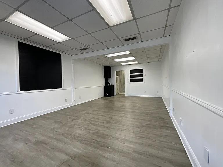 143 W Dallas St #1 — Photo 4