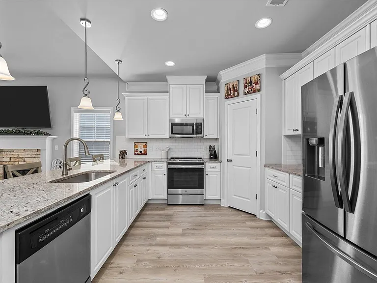 1922 Preservation Cir — Photo 11