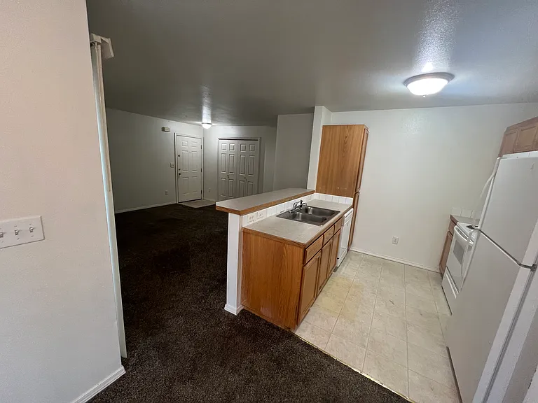 110 N Sea Fury Ln #102 — Photo 3