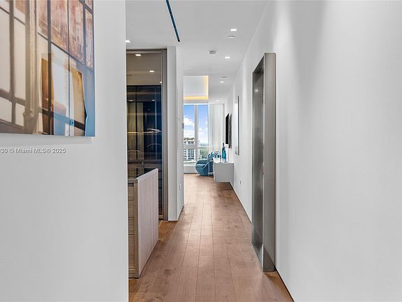 4th image of 100 S Pointe Dr #1102/03