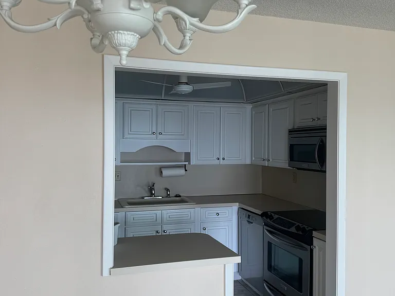 dinning area in front of kitchen